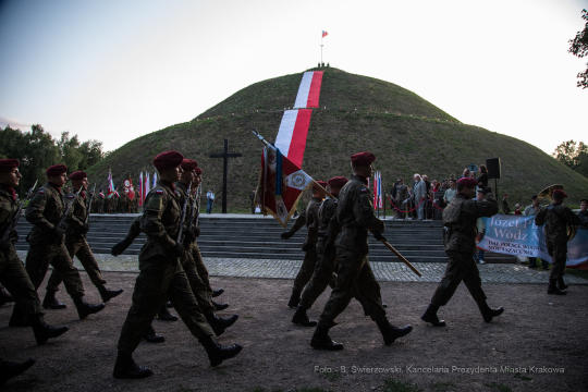 bs_190804_5494.jpg-Capstrzyk,Kopiec Piłsudskiego,Frankiewicz