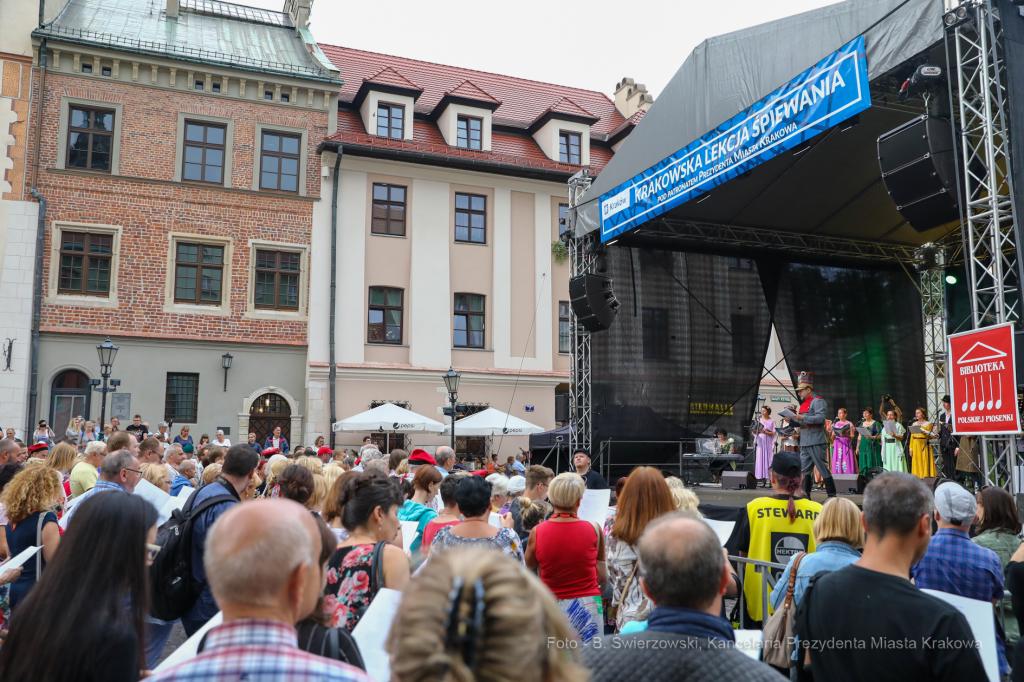 bs_190805_2669.jpg-Lekcja Śpiewania,Domański,Mały Rynek  Autor: B. Świerzowski