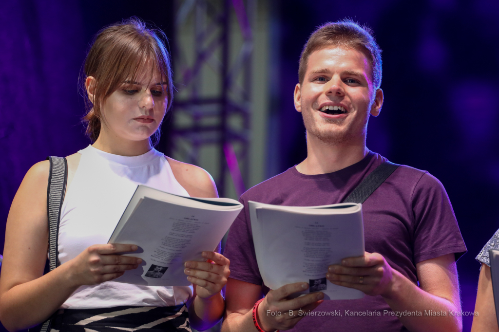 bs_190805_2976.jpg-Lekcja Śpiewania,Domański,Mały Rynek  Autor: B. Świerzowski