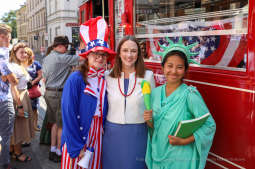 bs_190809_4244.jpg-USA,konsul,Urodziny,Tramwaj