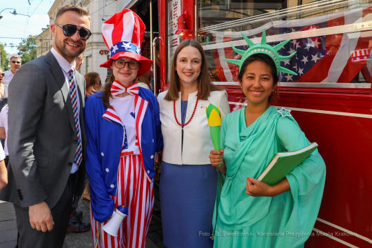 bs_190809_4251.jpg-USA,konsul,Urodziny,Tramwaj