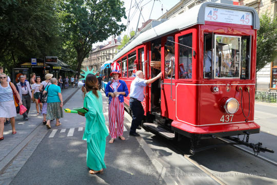 bs_190809_4279.jpg-USA,konsul,Urodziny,Tramwaj