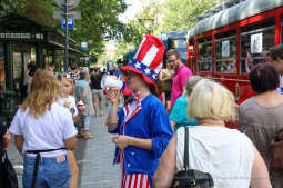 bs_190809_4309.jpg-USA,konsul,Urodziny,Tramwaj