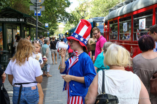 bs_190809_4309.jpg-USA,konsul,Urodziny,Tramwaj