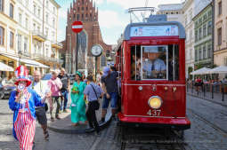 bs_190809_4366.jpg-USA,konsul,Urodziny,Tramwaj