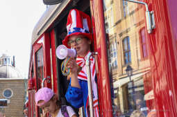 bs_190809_4405.jpg-USA,konsul,Urodziny,Tramwaj