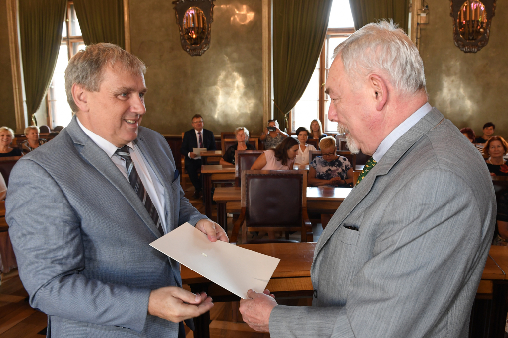 dsc_2932 - kopia.jpg-dyrektorom szkół  Autor: W. Majka