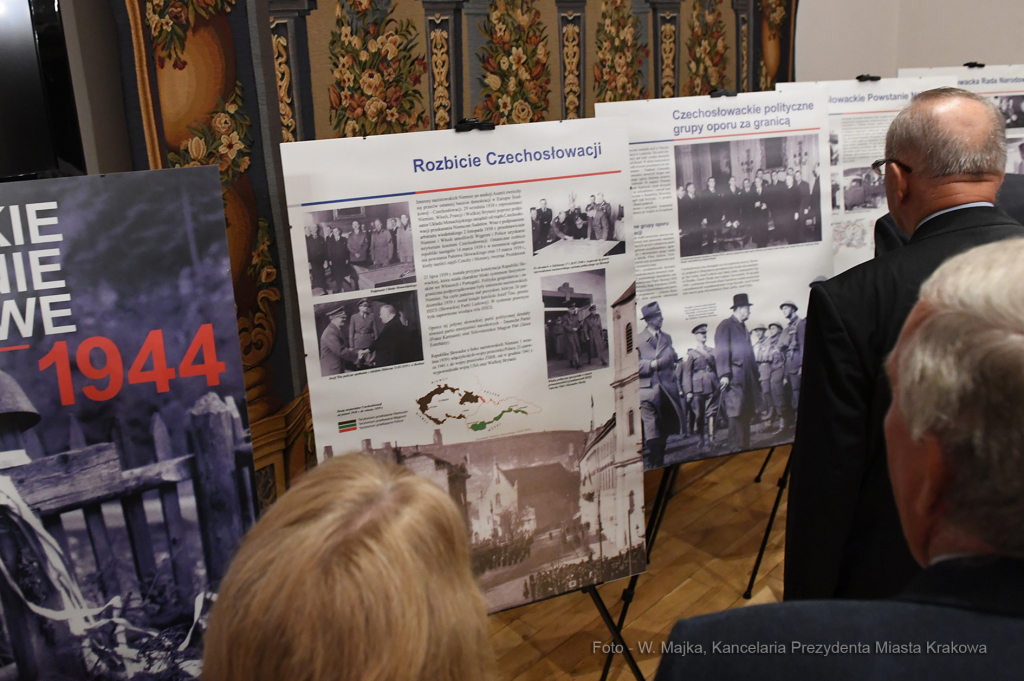 dsc_3285 - kopia21.jpg-Uroczyste przyjęcie z okazji Święta  Narodowego Słowacji  Autor: W. Majka