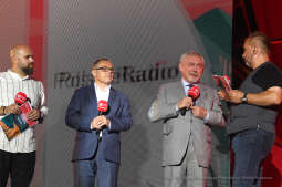 dsc_399219.jpg-„Lata z radiem”