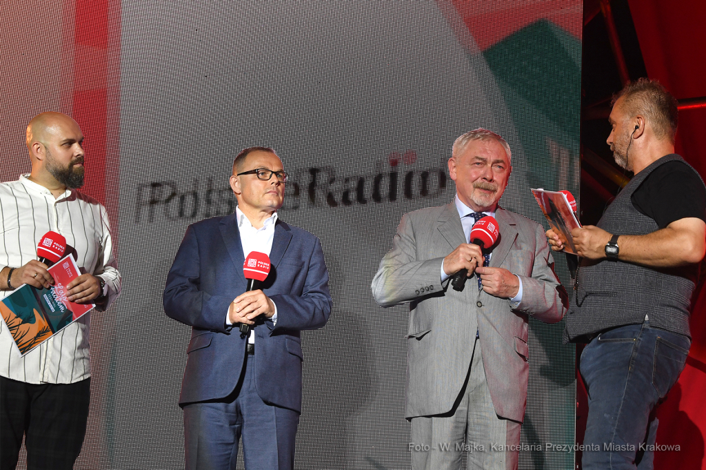 dsc_399219.jpg-„Lata z radiem”  Autor: W. Majka