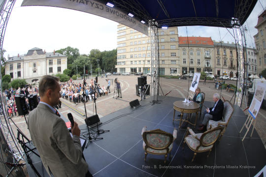 bs_190907_09-14.jpg-Narodowe Czytanie,Majchrowski,Segda