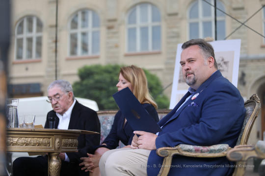 bs_190907_09-15.jpg-Narodowe Czytanie,Majchrowski,Segda