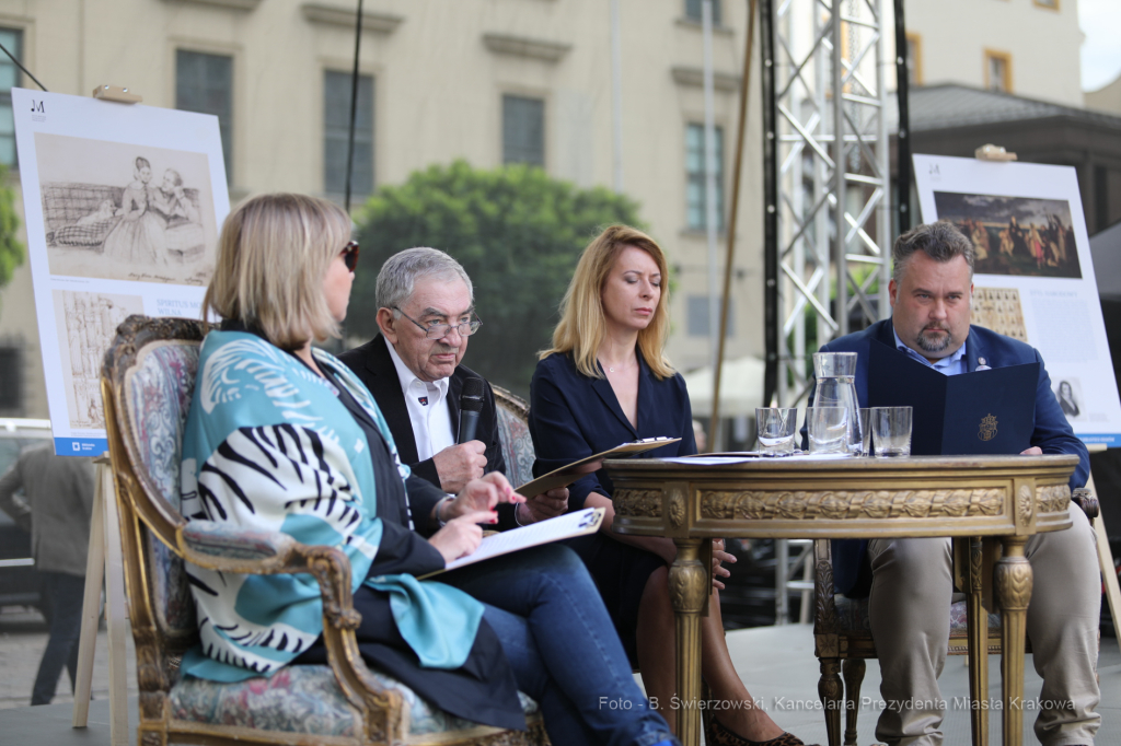 bs_190907_09-17.jpg-Narodowe Czytanie,Majchrowski,Segda  Autor: B. Świerzowski