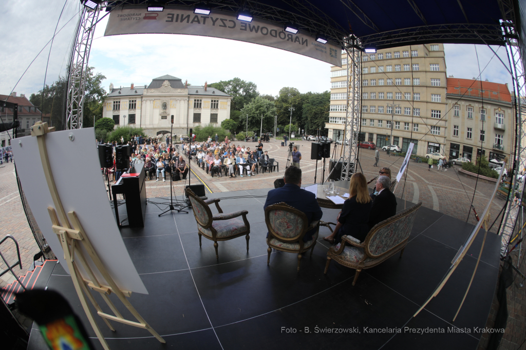 bs_190907_09-19.jpg-Narodowe Czytanie,Majchrowski,Segda  Autor: B. Świerzowski