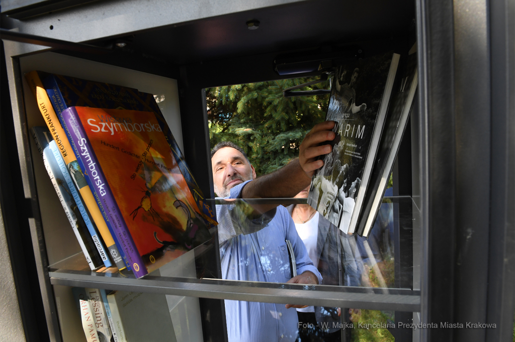 dsc_5547 — kopia14.jpg-Uruchomienie OTWARTEJ BIBLIOTECZKI  Autor: W. Majka