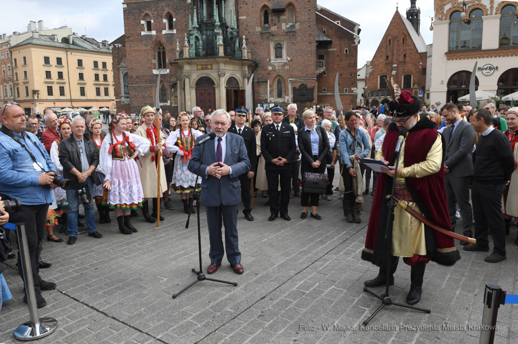 dsc_597416.jpg-Mongolska strzała  Autor: W. Majka