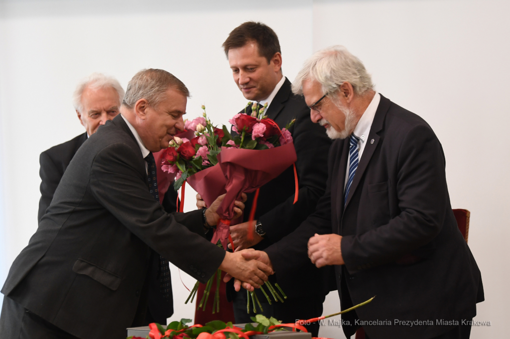 dsc_6728 — kopia09.jpg-Uroczystość wręczenia medali św. Krzysztofa  Autor: W. Majka