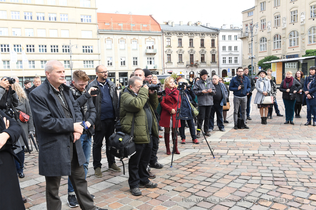 dsc_0059 — kopia (2)06.jpg-„650 lat herbu miasta Krakowa”,  Autor: W. Majka