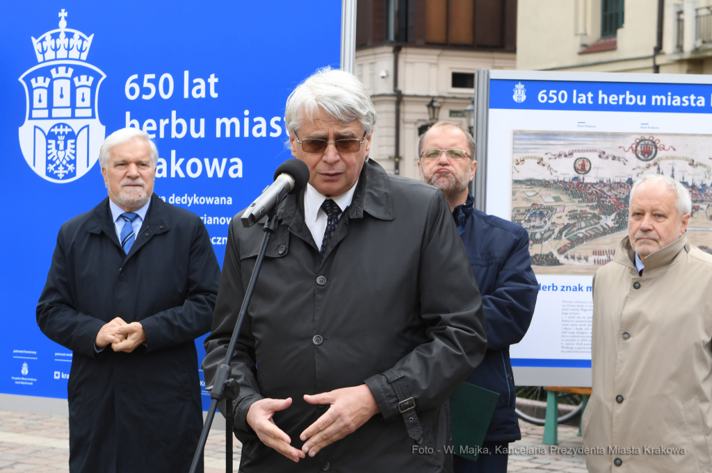 dsc_0117 — kopia10.jpg-„650 lat herbu miasta Krakowa”,  Autor: W. Majka