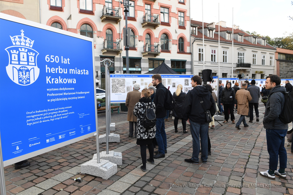 dsc_0156 — kopia14.jpg-„650 lat herbu miasta Krakowa”,  Autor: W. Majka