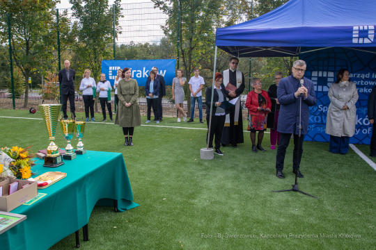 bs_191010_7867.jpg-Boisko, SP162, Kozioł