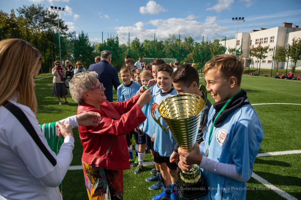 bs_191010_8002.jpg-Boisko, SP162, Kozioł  Autor: B. Świerzowski