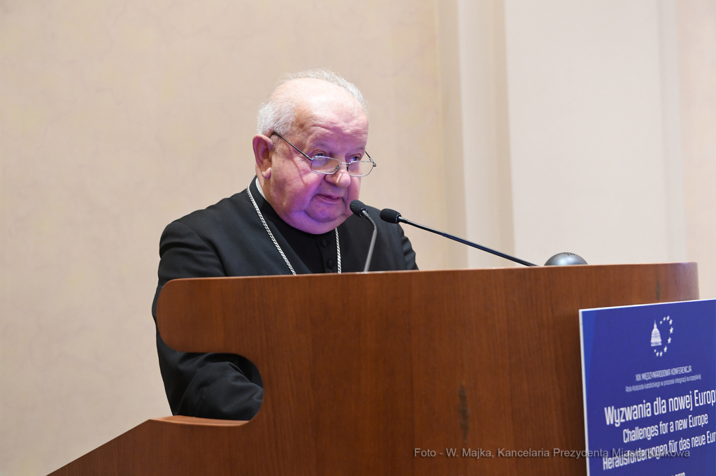 dsc_0328 — kopia03.jpg-konfererncja  Autor: W. Majka