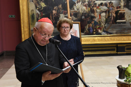 dsc_090312.jpg-nagroda IN VERITATE dla Hanny Suchockiej