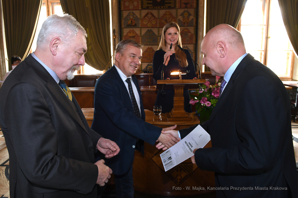 dsc_150108.jpg-nagrody dla nauczycieli  Autor: W. Majka