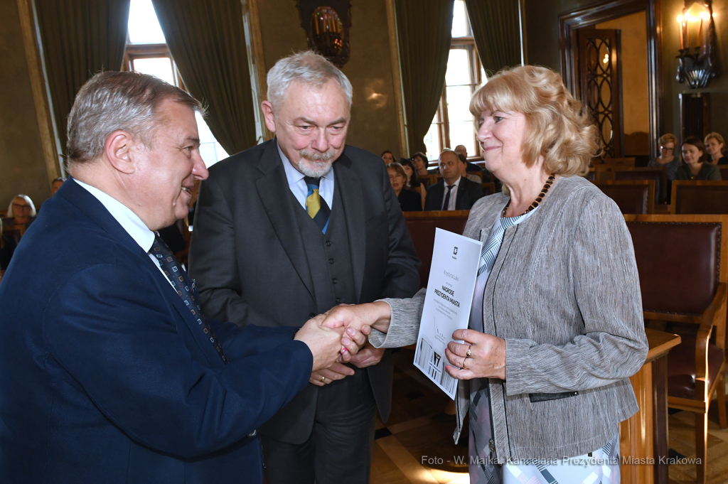 dsc_153825.jpg-nagrody dla nauczycieli  Autor: W. Majka