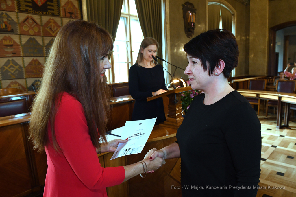 dsc_208104.jpg-nagrody dla nauczycieli  Autor: W. Majka