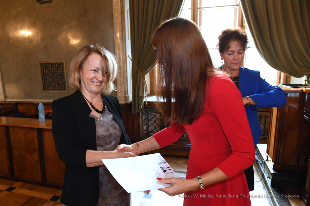 dsc_209910.jpg-nagrody dla nauczycieli  Autor: W. Majka