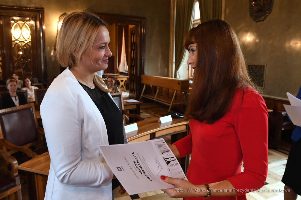 dsc_213220.jpg-nagrody dla nauczycieli  Autor: W. Majka