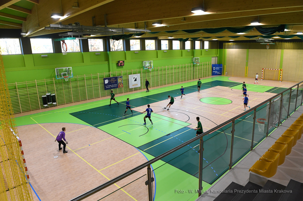 dsc_266104.jpg-sali gimnastycznej  Autor: W. Majka