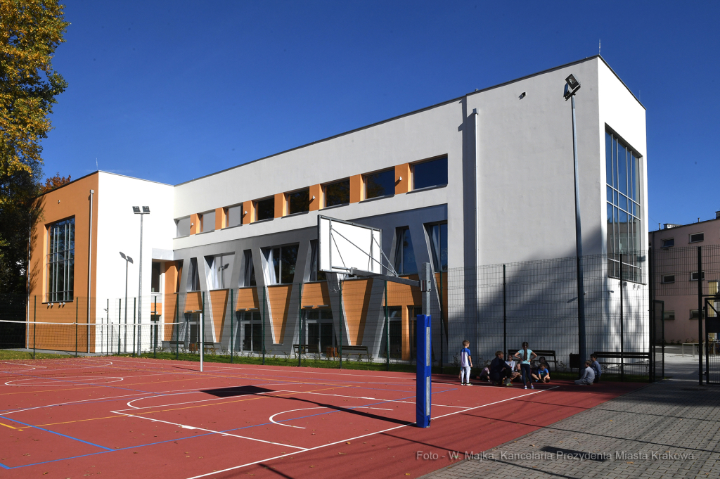 dsc_288221.jpg-sali gimnastycznej  Autor: W. Majka