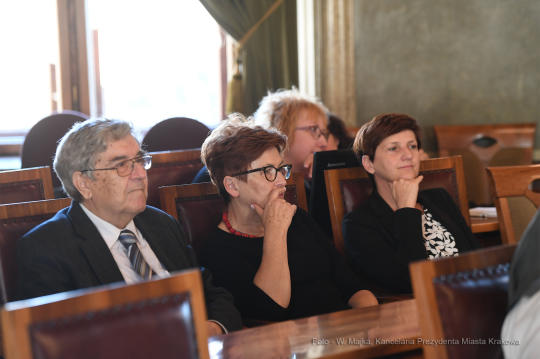 dsc_3354 — kopia06.jpg-sympozjum Z pastorałem przez kontynenty"