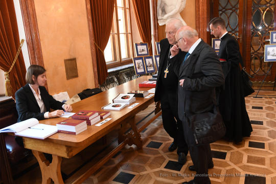 dsc_3424 — kopia17.jpg-sympozjum Z pastorałem przez kontynenty"