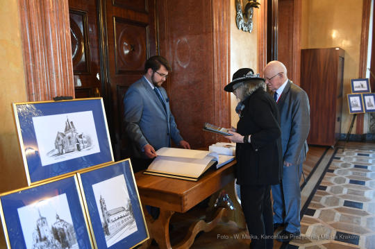 dsc_3462 — kopia21.jpg-sympozjum Z pastorałem przez kontynenty"