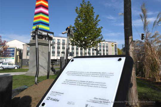 dsc_3735 — kopia01.jpg-Posadzenie drzewa