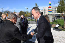 dsc_3753 — kopia04.jpg-Posadzenie drzewa