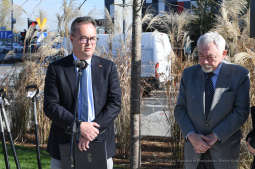 dsc_3799 — kopia08.jpg-Posadzenie drzewa