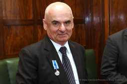 dsc_4207 — kopia04.jpg-Wręczenie odznaki Honoris Gratia Andrzejowi Balcerzakowi