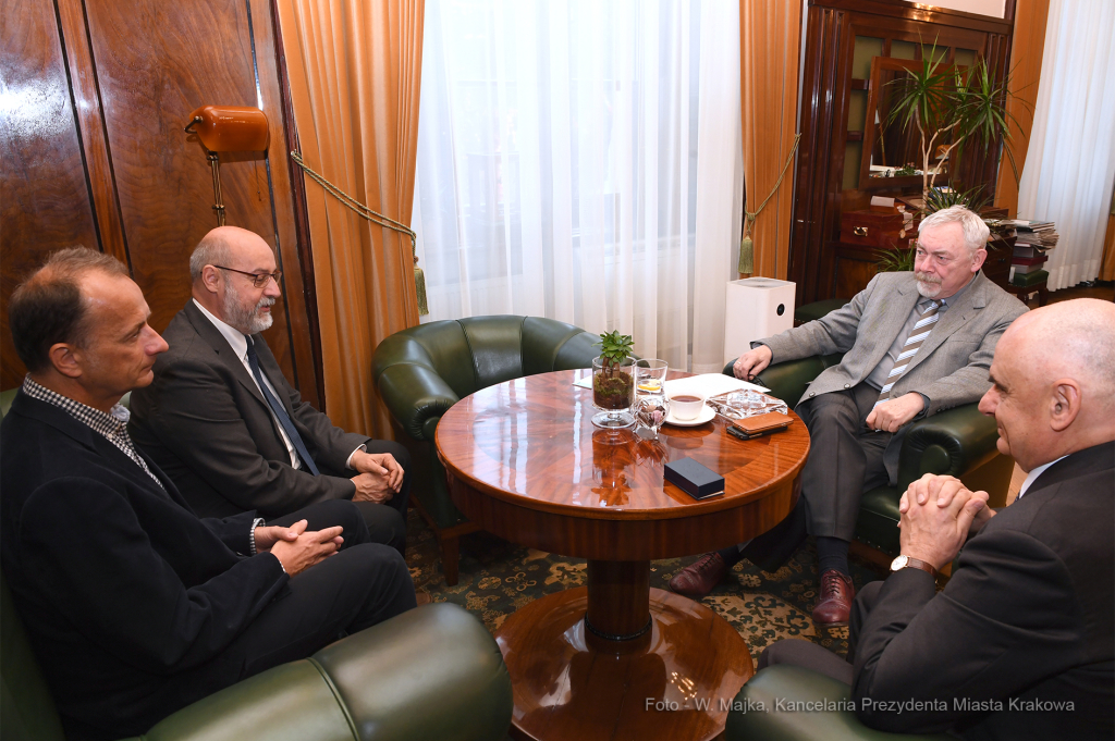 dsc_4214 — kopia06.jpg-Wręczenie odznaki Honoris Gratia Andrzejowi Balcerzakowi  Autor: W. Majka