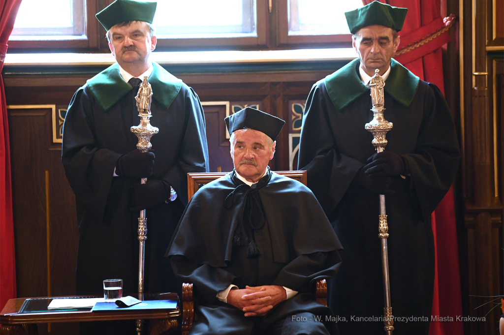 dsc_4405 — kopia07.jpg-nadania tytułu profesora honorowe  Autor: W. Majka