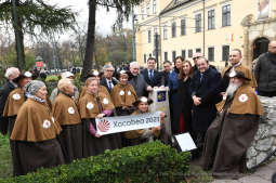 dsc_607434.jpg-Odsłonięcie obelisku – symbolu Drogi św. Jakuba