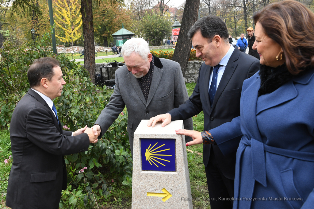 dsc_608435.jpg-Odsłonięcie obelisku – symbolu Drogi św. Jakuba  Autor: W. Majka