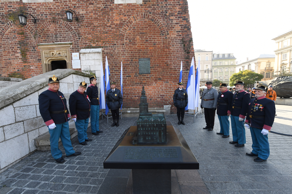 dsc_707602.jpg-władzy zaborczej - złożenie kwiatów  Autor: W. Majka