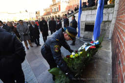 dsc_712106.jpg-władzy zaborczej - złożenie kwiatów