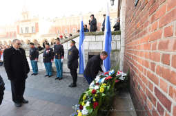 dsc_713108.jpg-władzy zaborczej - złożenie kwiatów