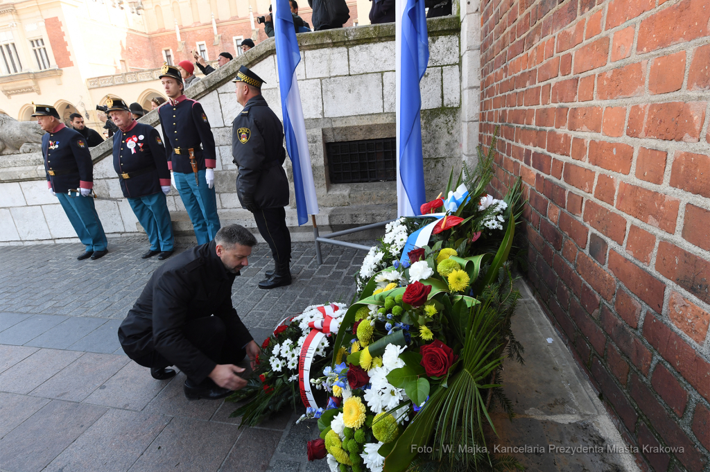 dsc_713609.jpg-władzy zaborczej - złożenie kwiatów  Autor: W. Majka